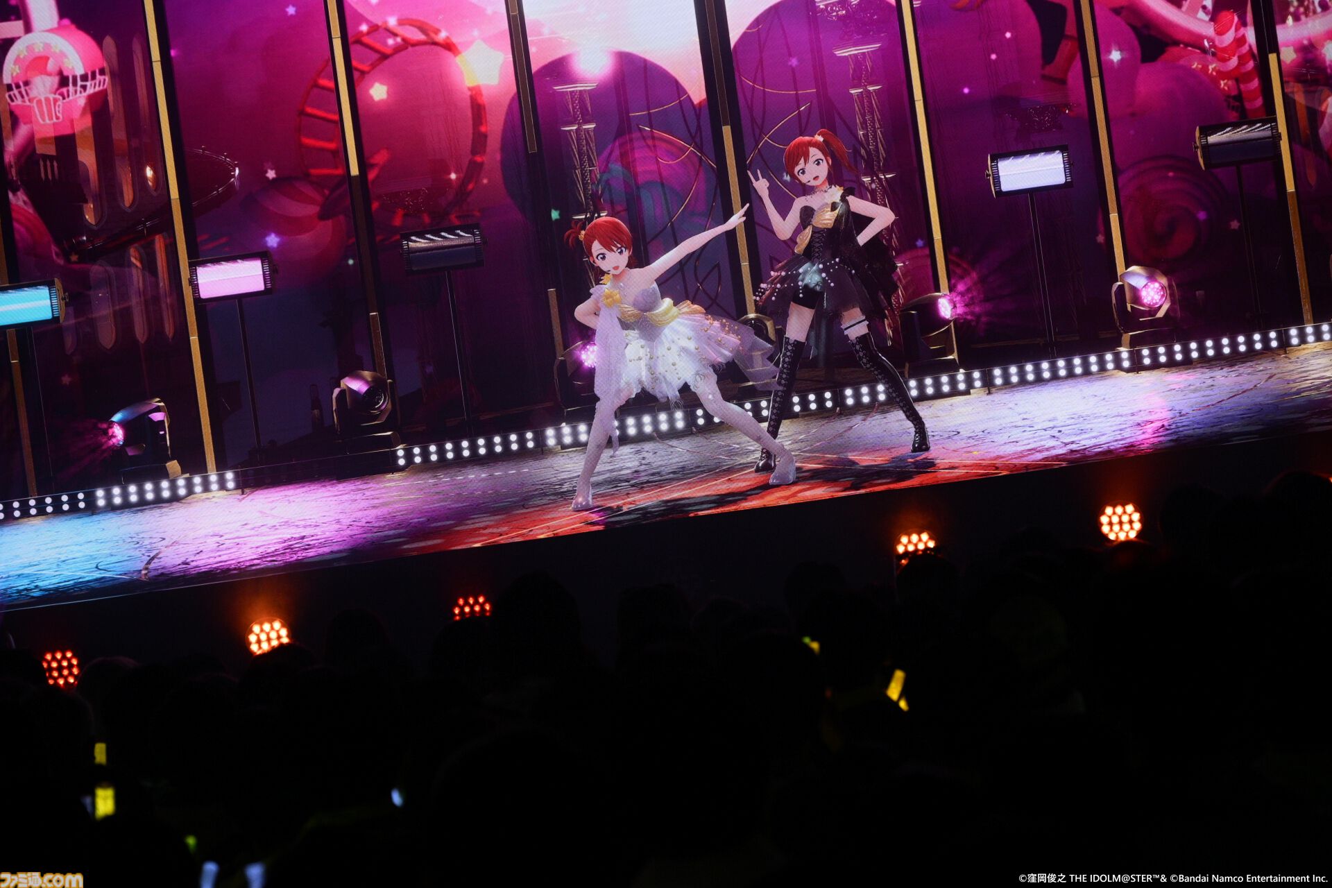 『アイマス』双海亜美・真美 twin live“ふたごぼしのつばさ”東京公演リポート。全曲ふたりでのステージで、新曲『北極星をズラしちゃえ！』でも一体感のあるパフォーマンスを披露。