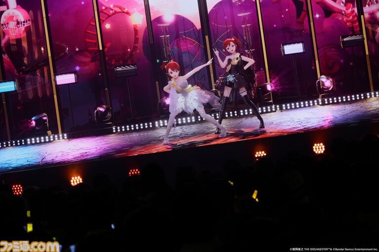 『アイマス』双海亜美・真美 twin live“ふたごぼしのつばさ”東京公演リポート。全曲ふたりでのステージで、新曲『北極星をズラしちゃえ！』でも一体感のあるパフォーマンスを披露。