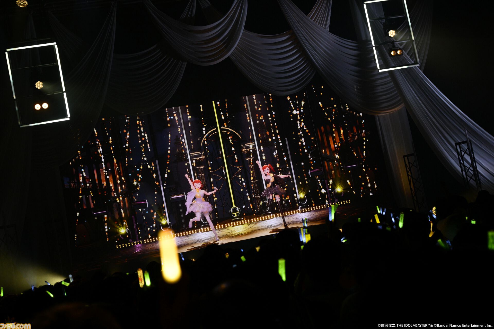 『アイマス』双海亜美・真美 twin live“ふたごぼしのつばさ”東京公演リポート。全曲ふたりでのステージで、新曲『北極星をズラしちゃえ！』でも一体感のあるパフォーマンスを披露。