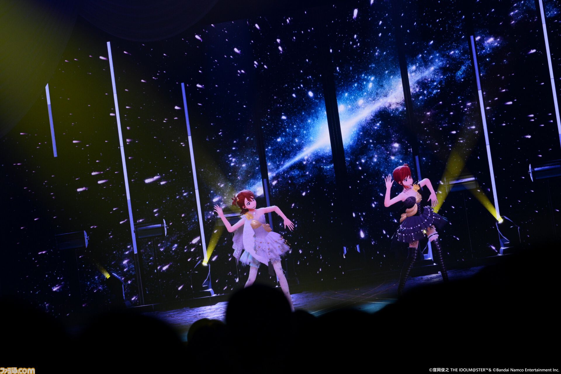 『アイマス』双海亜美・真美 twin live“ふたごぼしのつばさ”東京公演リポート。全曲ふたりでのステージで、新曲『北極星をズラしちゃえ！』でも一体感のあるパフォーマンスを披露。