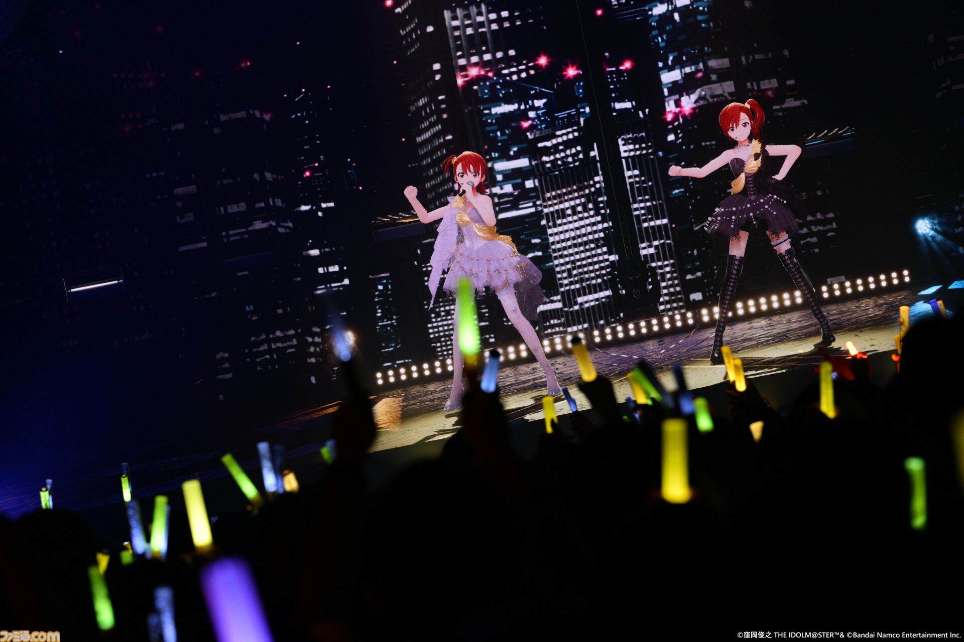 『アイマス』双海亜美・真美 twin live“ふたごぼしのつばさ”東京公演リポート。全曲ふたりでのステージで、新曲『北極星をズラしちゃえ！』でも一体感のあるパフォーマンスを披露。