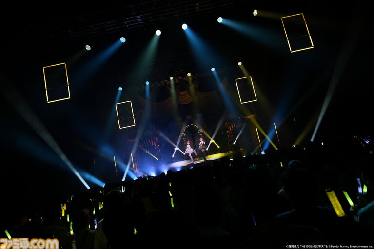 『アイマス』双海亜美・真美 twin live“ふたごぼしのつばさ”東京公演リポート。全曲ふたりでのステージで、新曲『北極星をズラしちゃえ！』でも一体感のあるパフォーマンスを披露。