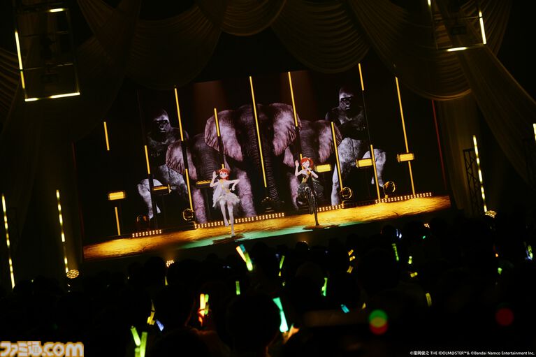 『アイマス』双海亜美・真美 twin live“ふたごぼしのつばさ”東京公演リポート。全曲ふたりでのステージで、新曲『北極星をズラしちゃえ！』でも一体感のあるパフォーマンスを披露。