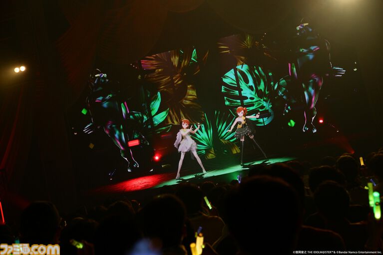 『アイマス』双海亜美・真美 twin live“ふたごぼしのつばさ”東京公演リポート。全曲ふたりでのステージで、新曲『北極星をズラしちゃえ！』でも一体感のあるパフォーマンスを披露。