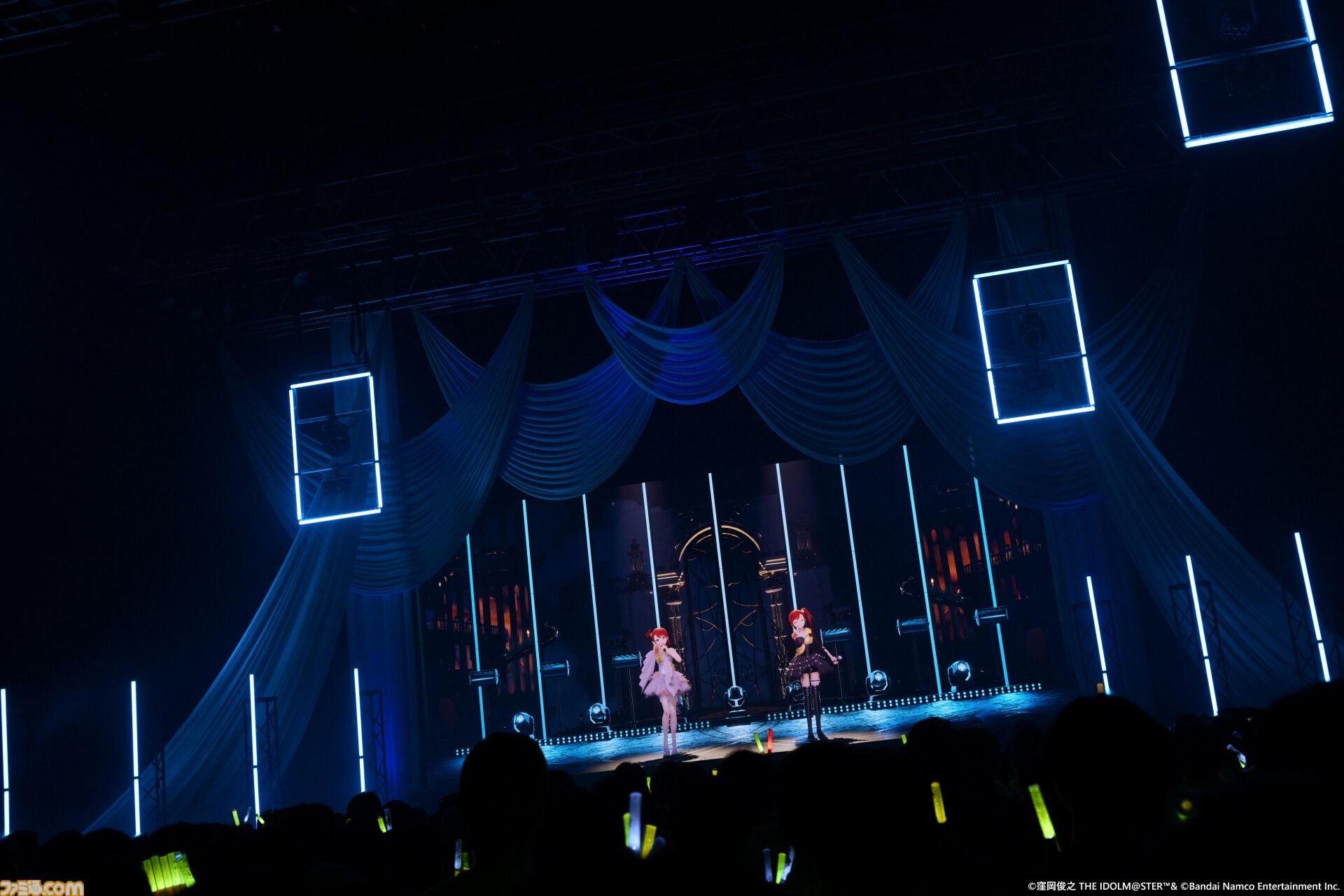 『アイマス』双海亜美・真美 twin live“ふたごぼしのつばさ”東京公演リポート。全曲ふたりでのステージで、新曲『北極星をズラしちゃえ！』でも一体感のあるパフォーマンスを披露。