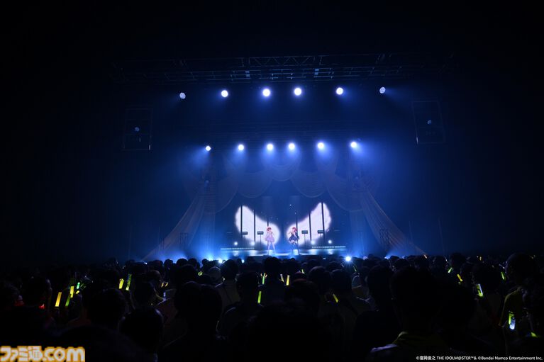 『アイマス』双海亜美・真美 twin live“ふたごぼしのつばさ”東京公演リポート。全曲ふたりでのステージで、新曲『北極星をズラしちゃえ！』でも一体感のあるパフォーマンスを披露。
