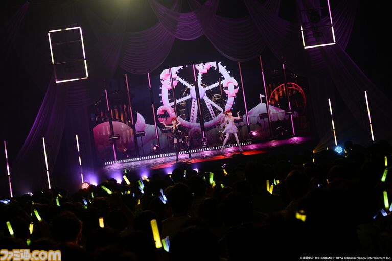 『アイマス』双海亜美・真美 twin live“ふたごぼしのつばさ”東京公演リポート。全曲ふたりでのステージで、新曲『北極星をズラしちゃえ！』でも一体感のあるパフォーマンスを披露。