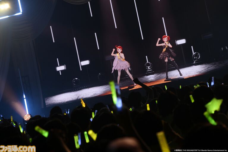 『アイマス』双海亜美・真美 twin live“ふたごぼしのつばさ”東京公演リポート。全曲ふたりでのステージで、新曲『北極星をズラしちゃえ！』でも一体感のあるパフォーマンスを披露。