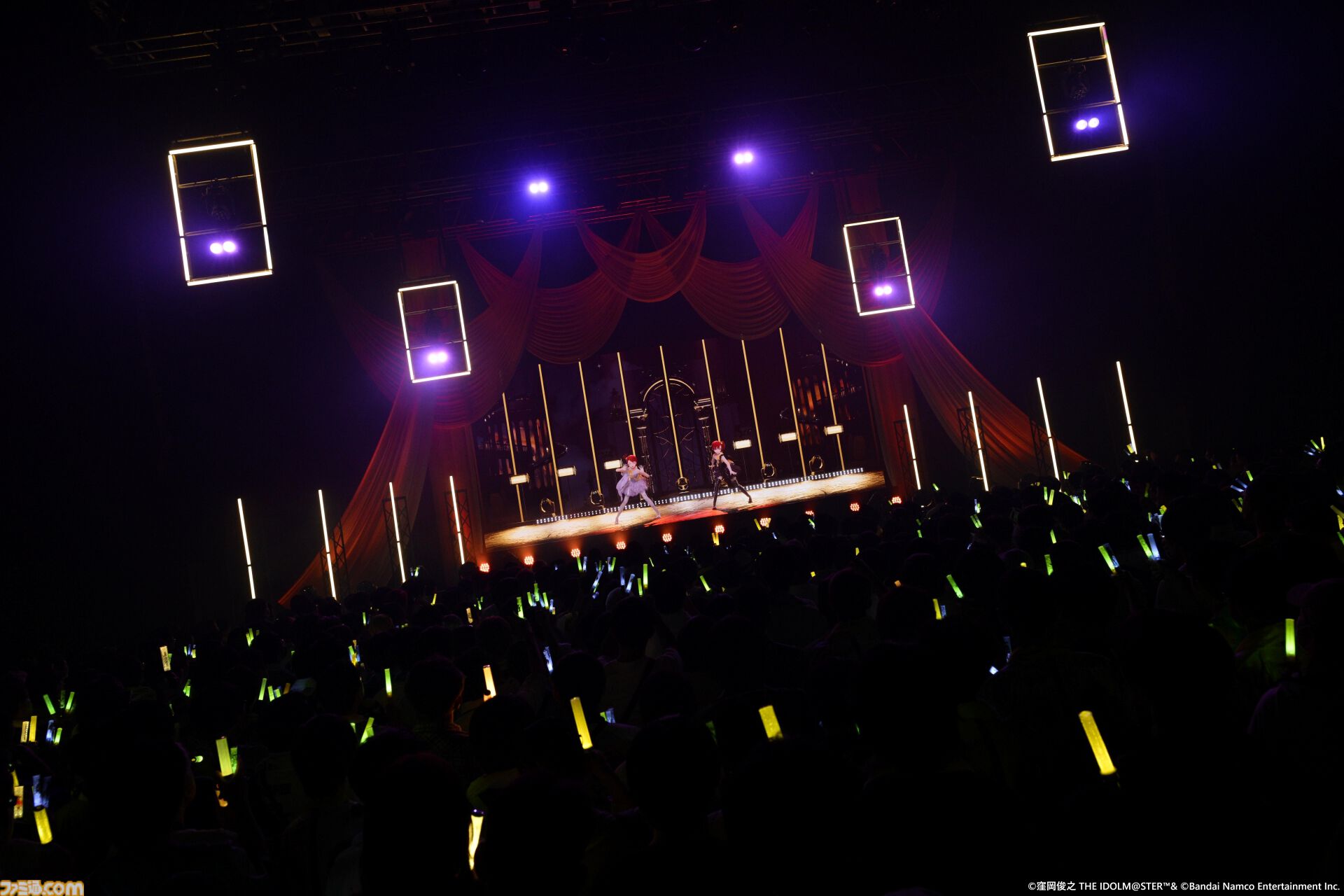 『アイマス』双海亜美・真美 twin live“ふたごぼしのつばさ”東京公演リポート。全曲ふたりでのステージで、新曲『北極星をズラしちゃえ！』でも一体感のあるパフォーマンスを披露。