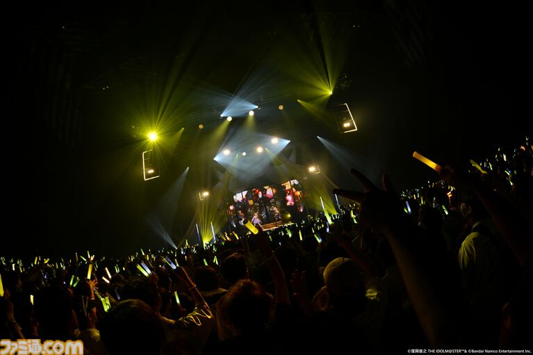 『アイマス』双海亜美・真美 twin live“ふたごぼしのつばさ”東京公演リポート。全曲ふたりでのステージで、新曲『北極星をズラしちゃえ！』でも一体感のあるパフォーマンスを披露。