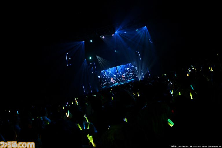 『アイマス』双海亜美・真美 twin live“ふたごぼしのつばさ”東京公演リポート。全曲ふたりでのステージで、新曲『北極星をズラしちゃえ！』でも一体感のあるパフォーマンスを披露。