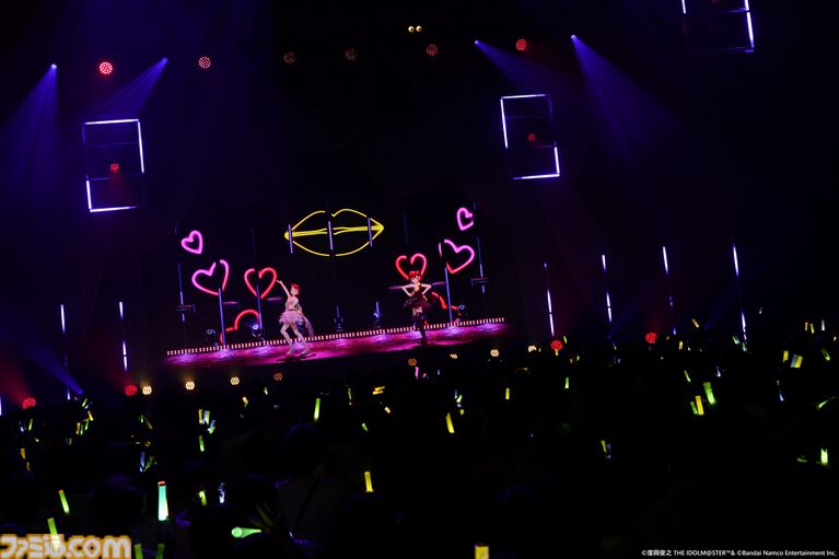 『アイマス』双海亜美・真美 twin live“ふたごぼしのつばさ”東京公演リポート。全曲ふたりでのステージで、新曲『北極星をズラしちゃえ！』でも一体感のあるパフォーマンスを披露。