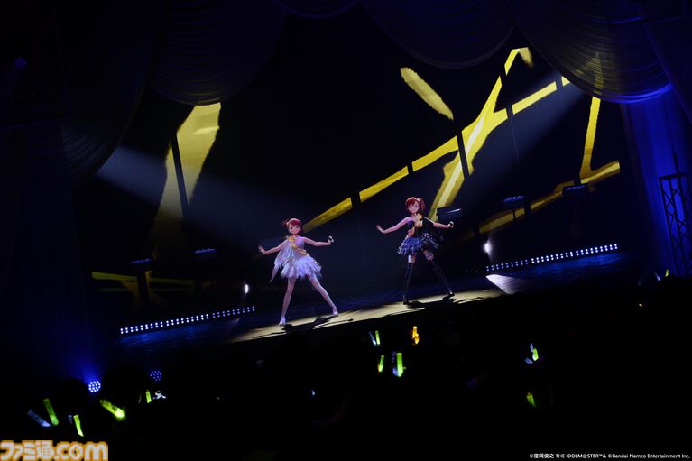 『アイマス』双海亜美・真美 twin live“ふたごぼしのつばさ”東京公演リポート。全曲ふたりでのステージで、新曲『北極星をズラしちゃえ！』でも一体感のあるパフォーマンスを披露。