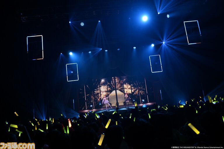 『アイマス』双海亜美・真美 twin live“ふたごぼしのつばさ”東京公演リポート。全曲ふたりでのステージで、新曲『北極星をズラしちゃえ！』でも一体感のあるパフォーマンスを披露。