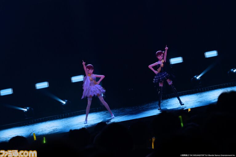 『アイマス』双海亜美・真美 twin live“ふたごぼしのつばさ”東京公演リポート。全曲ふたりでのステージで、新曲『北極星をズラしちゃえ！』でも一体感のあるパフォーマンスを披露。