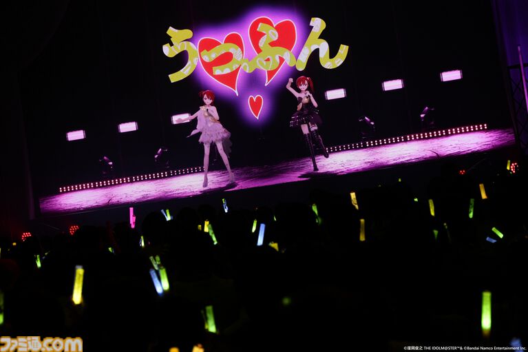 『アイマス』双海亜美・真美 twin live“ふたごぼしのつばさ”東京公演リポート。全曲ふたりでのステージで、新曲『北極星をズラしちゃえ！』でも一体感のあるパフォーマンスを披露。