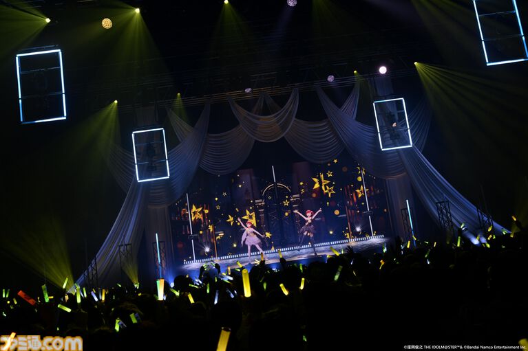 『アイマス』双海亜美・真美 twin live“ふたごぼしのつばさ”東京公演リポート。全曲ふたりでのステージで、新曲『北極星をズラしちゃえ！』でも一体感のあるパフォーマンスを披露。