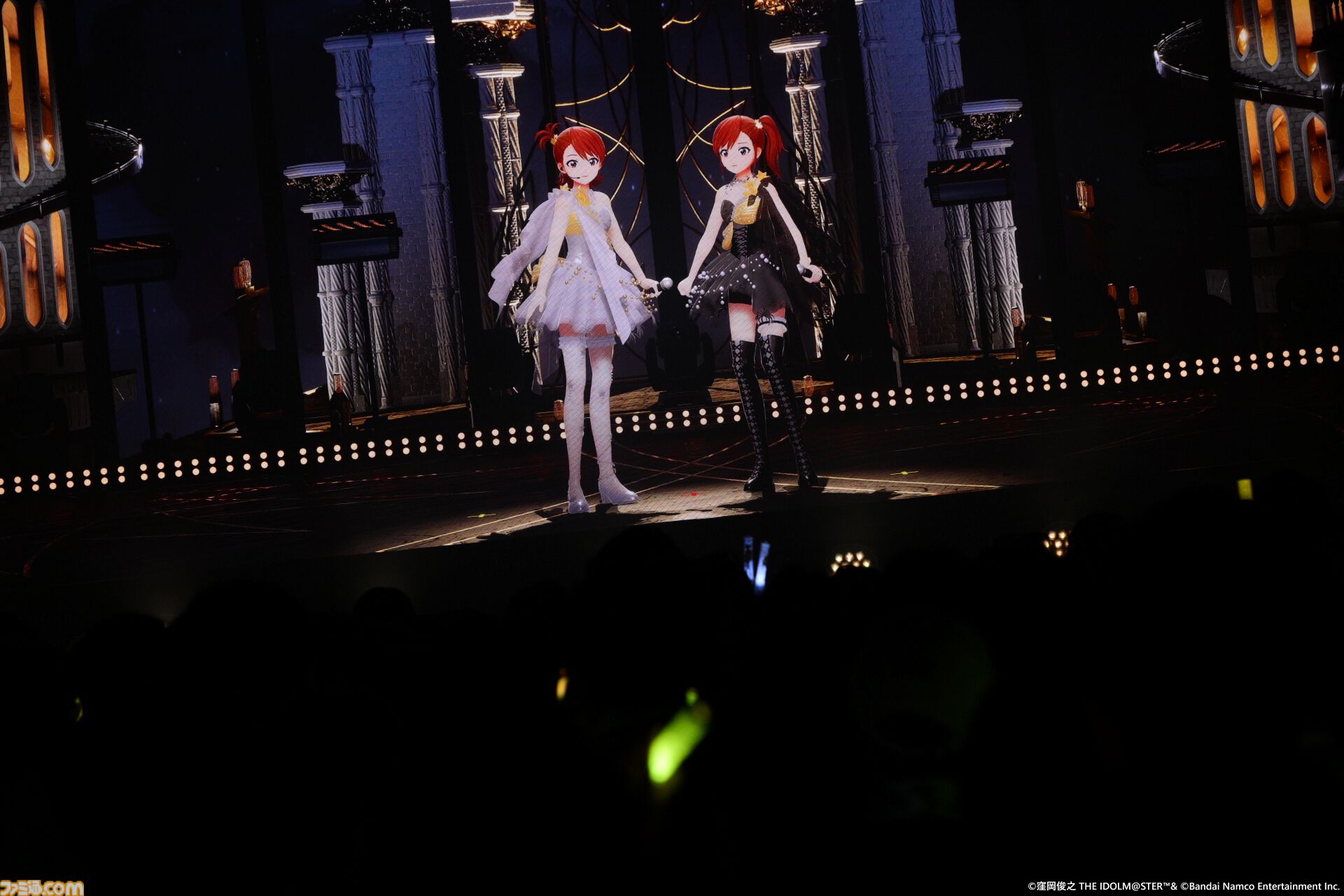 『アイマス』双海亜美・真美 twin live“ふたごぼしのつばさ”東京公演リポート。全曲ふたりでのステージで、新曲『北極星をズラしちゃえ！』でも一体感のあるパフォーマンスを披露。