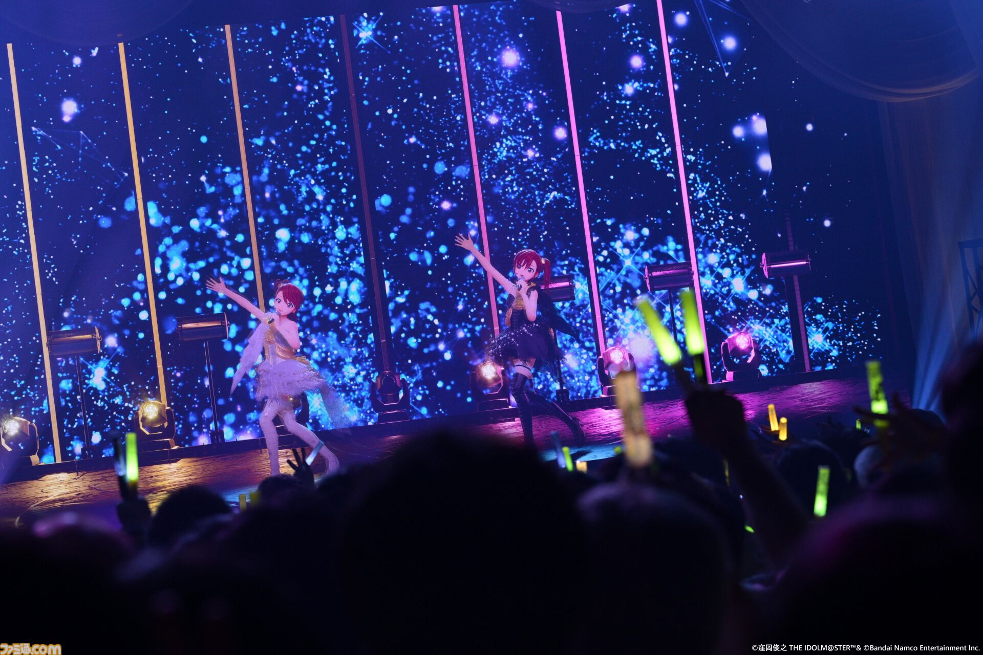 『アイマス』双海亜美・真美 twin live“ふたごぼしのつばさ”東京公演リポート。全曲ふたりでのステージで、新曲『北極星をズラしちゃえ！』でも一体感のあるパフォーマンスを披露。