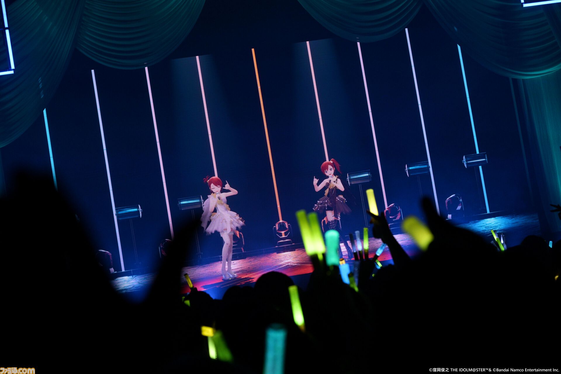 『アイマス』双海亜美・真美 twin live“ふたごぼしのつばさ”東京公演リポート。全曲ふたりでのステージで、新曲『北極星をズラしちゃえ！』でも一体感のあるパフォーマンスを披露。