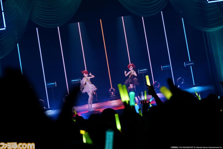 『アイマス』双海亜美・真美 twin live“ふたごぼしのつばさ”東京公演リポート。全曲ふたりでのステージで、新曲『北極星をズラしちゃえ！』でも一体感のあるパフォーマンスを披露。