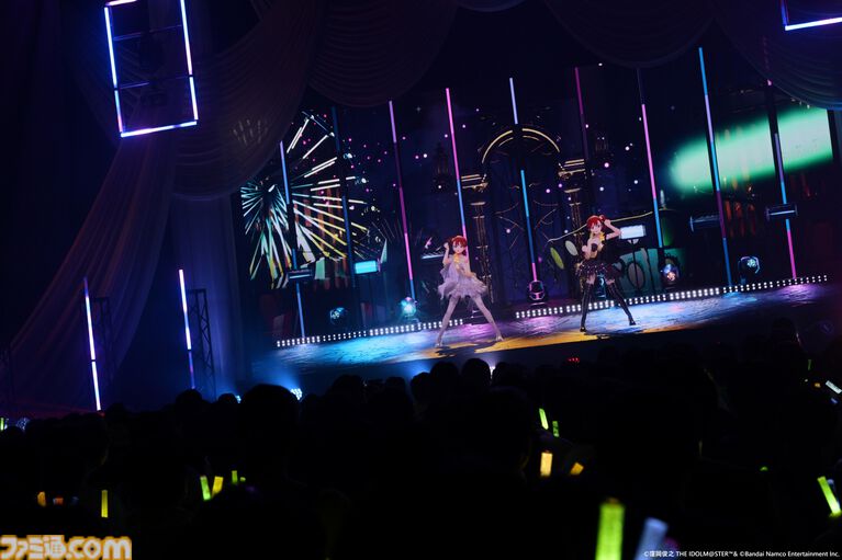『アイマス』双海亜美・真美 twin live“ふたごぼしのつばさ”東京公演リポート。全曲ふたりでのステージで、新曲『北極星をズラしちゃえ！』でも一体感のあるパフォーマンスを披露。