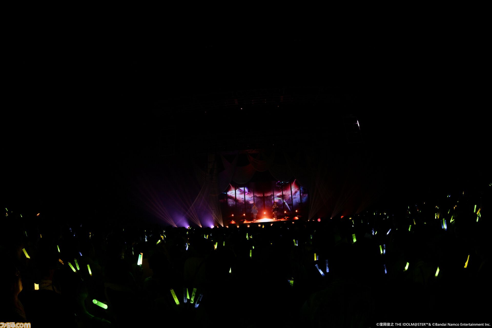 『アイマス』双海亜美・真美 twin live“ふたごぼしのつばさ”東京公演リポート。全曲ふたりでのステージで、新曲『北極星をズラしちゃえ！』でも一体感のあるパフォーマンスを披露。