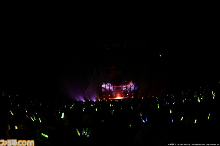『アイマス』双海亜美・真美 twin live“ふたごぼしのつばさ”東京公演リポート。全曲ふたりでのステージで、新曲『北極星をズラしちゃえ！』でも一体感のあるパフォーマンスを披露。