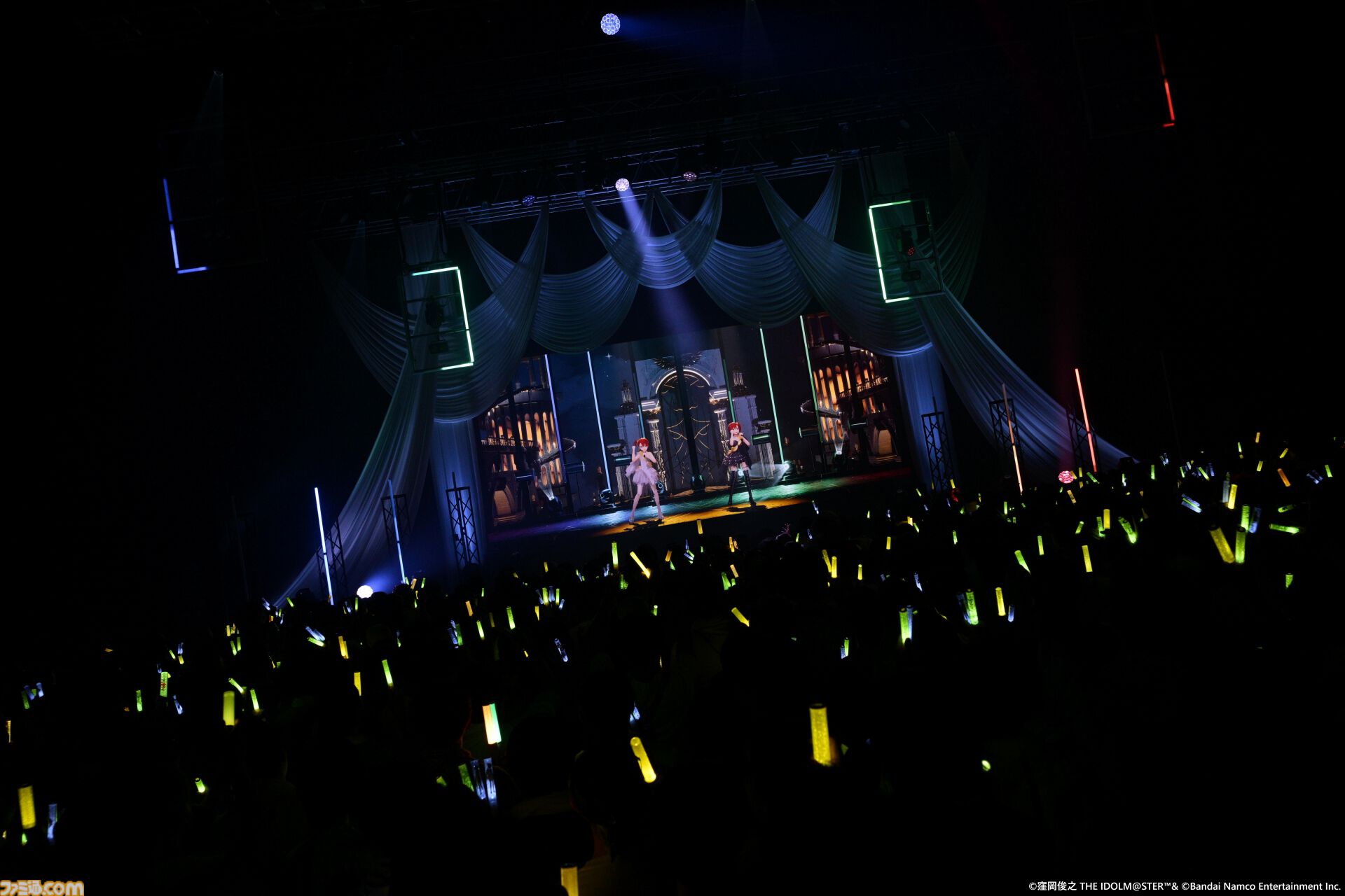 『アイマス』双海亜美・真美 twin live“ふたごぼしのつばさ”東京公演リポート。全曲ふたりでのステージで、新曲『北極星をズラしちゃえ！』でも一体感のあるパフォーマンスを披露。