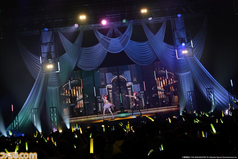 『アイマス』双海亜美・真美 twin live“ふたごぼしのつばさ”東京公演リポート。全曲ふたりでのステージで、新曲『北極星をズラしちゃえ！』でも一体感のあるパフォーマンスを披露。