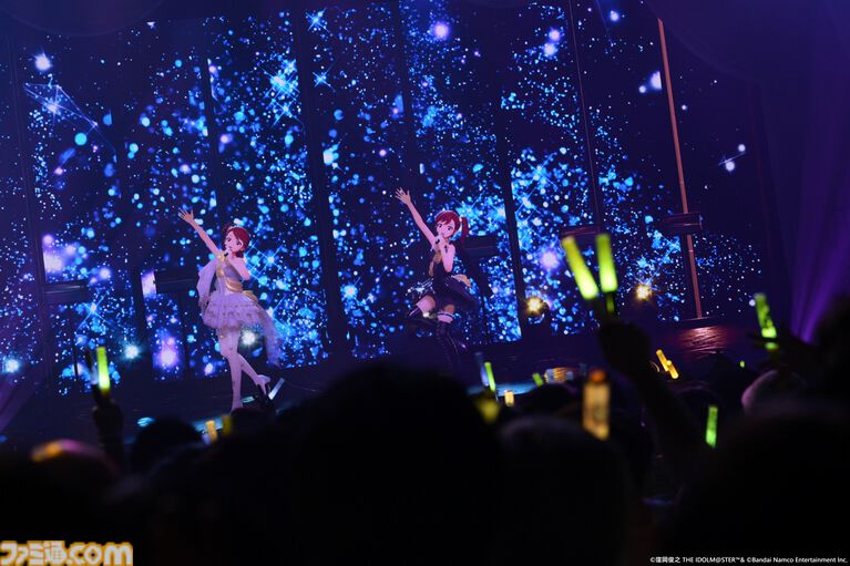『アイマス』双海亜美・真美 twin live“ふたごぼしのつばさ”東京公演リポート。全曲ふたりでのステージで、新曲『北極星をズラしちゃえ！』でも一体感のあるパフォーマンスを披露。