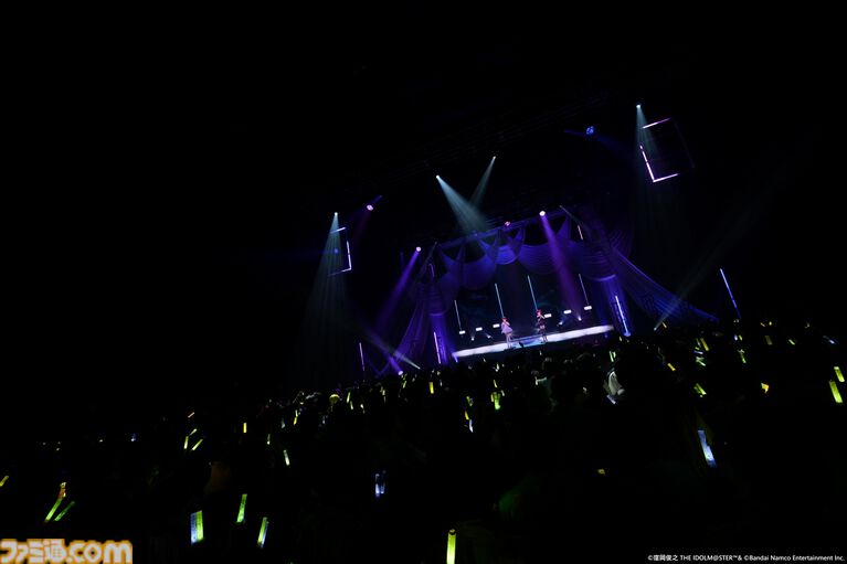 『アイマス』双海亜美・真美 twin live“ふたごぼしのつばさ”東京公演リポート。全曲ふたりでのステージで、新曲『北極星をズラしちゃえ！』でも一体感のあるパフォーマンスを披露。
