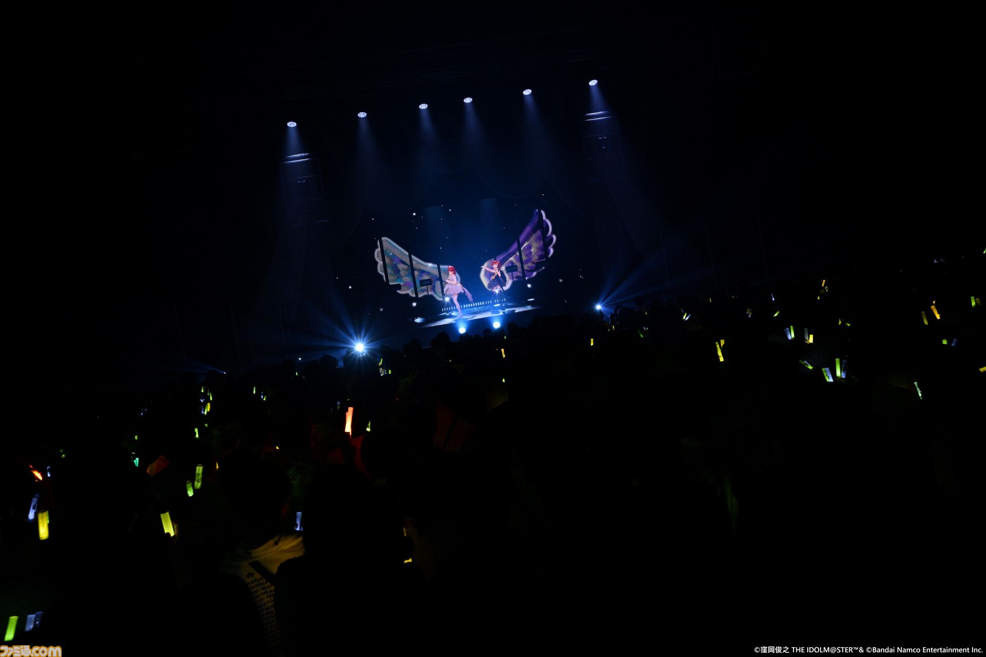 『アイマス』双海亜美・真美 twin live“ふたごぼしのつばさ”東京公演リポート。全曲ふたりでのステージで、新曲『北極星をズラしちゃえ！』でも一体感のあるパフォーマンスを披露。