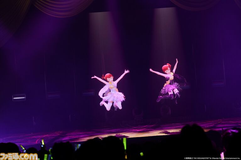 『アイマス』双海亜美・真美 twin live“ふたごぼしのつばさ”東京公演リポート。全曲ふたりでのステージで、新曲『北極星をズラしちゃえ！』でも一体感のあるパフォーマンスを披露。