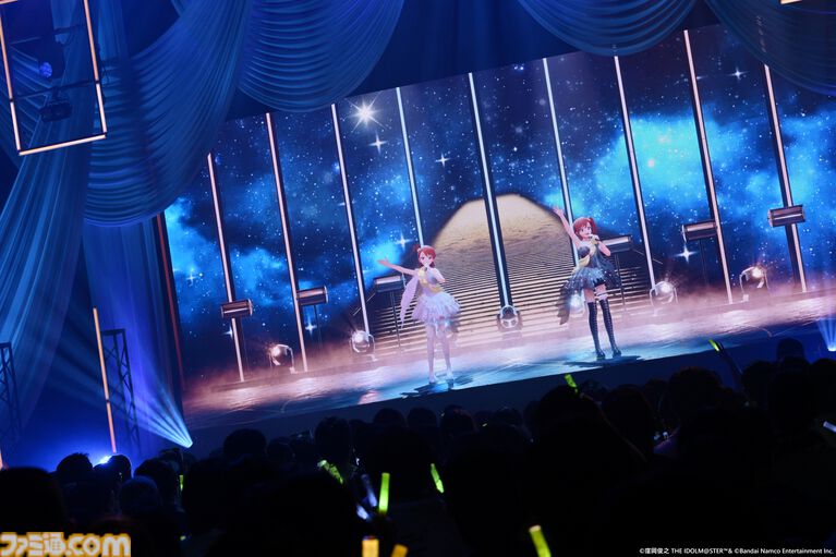 『アイマス』双海亜美・真美 twin live“ふたごぼしのつばさ”東京公演リポート。全曲ふたりでのステージで、新曲『北極星をズラしちゃえ！』でも一体感のあるパフォーマンスを披露。