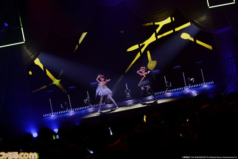 『アイマス』双海亜美・真美 twin live“ふたごぼしのつばさ”東京公演リポート。全曲ふたりでのステージで、新曲『北極星をズラしちゃえ！』でも一体感のあるパフォーマンスを披露。