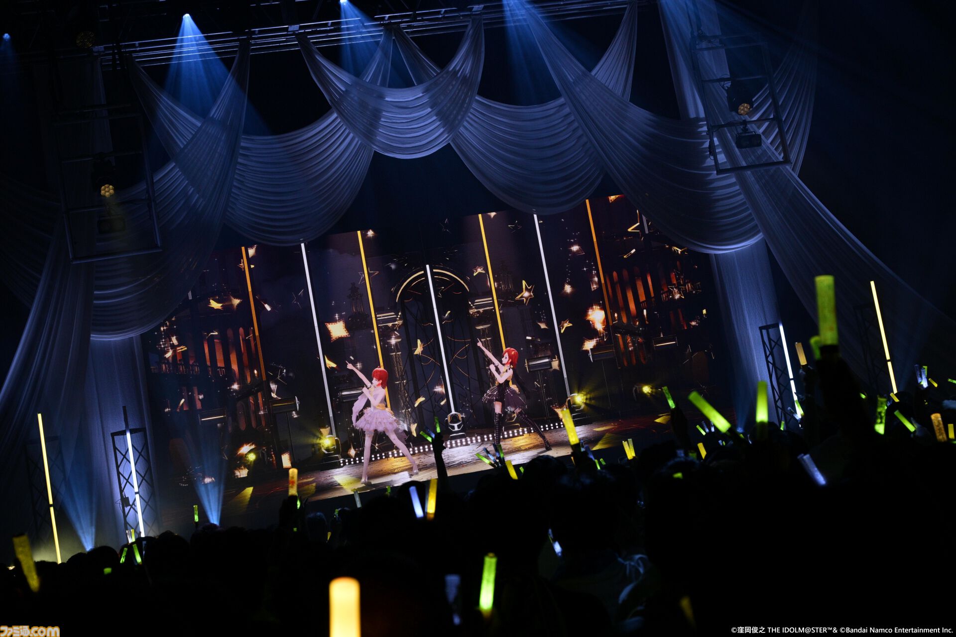 『アイマス』双海亜美・真美 twin live“ふたごぼしのつばさ”東京公演リポート。全曲ふたりでのステージで、新曲『北極星をズラしちゃえ！』でも一体感のあるパフォーマンスを披露。