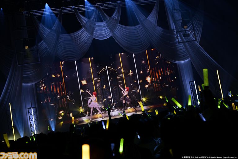 『アイマス』双海亜美・真美 twin live“ふたごぼしのつばさ”東京公演リポート。全曲ふたりでのステージで、新曲『北極星をズラしちゃえ！』でも一体感のあるパフォーマンスを披露。