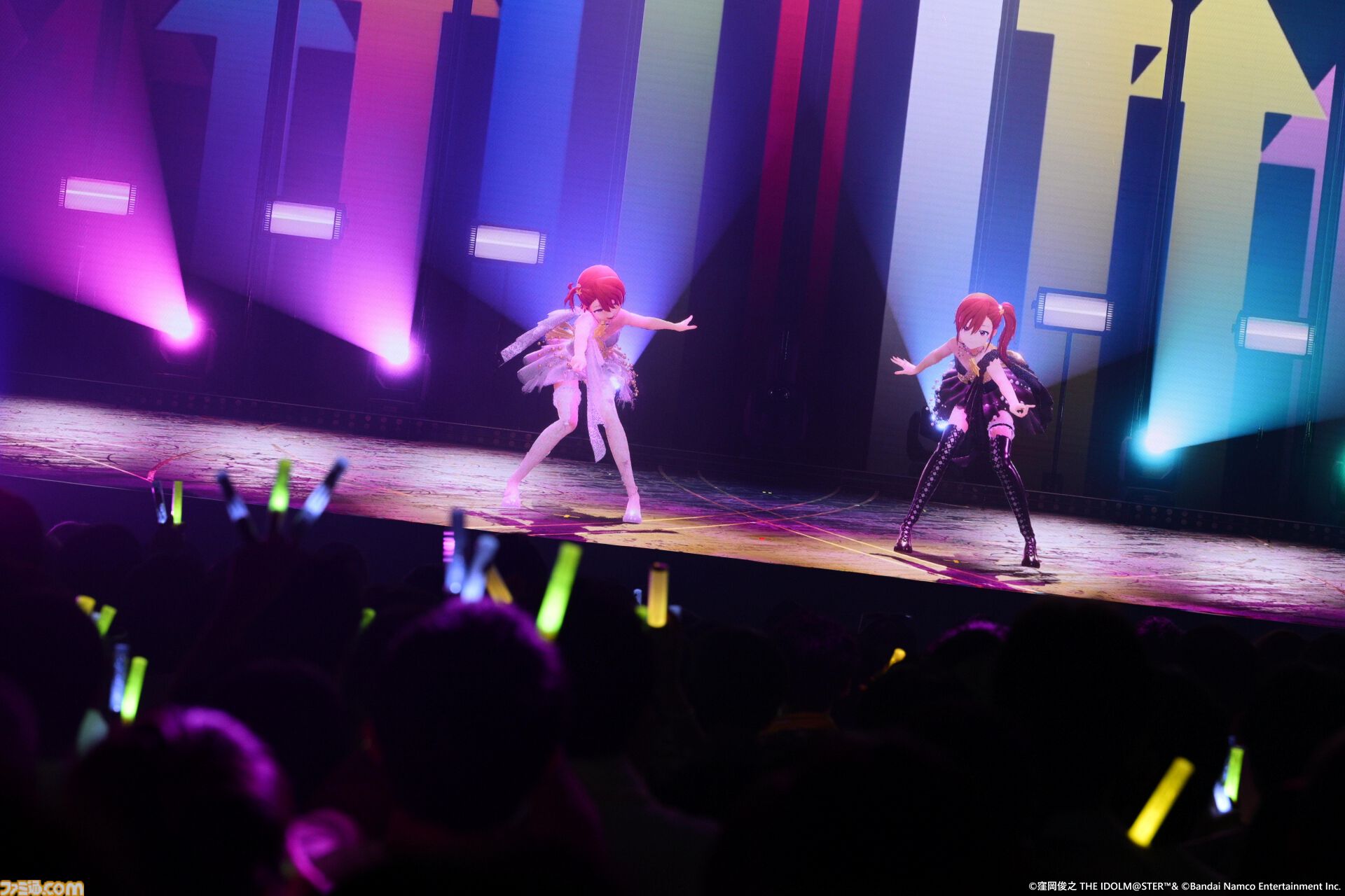 『アイマス』双海亜美・真美 twin live“ふたごぼしのつばさ”東京公演リポート。全曲ふたりでのステージで、新曲『北極星をズラしちゃえ！』でも一体感のあるパフォーマンスを披露。