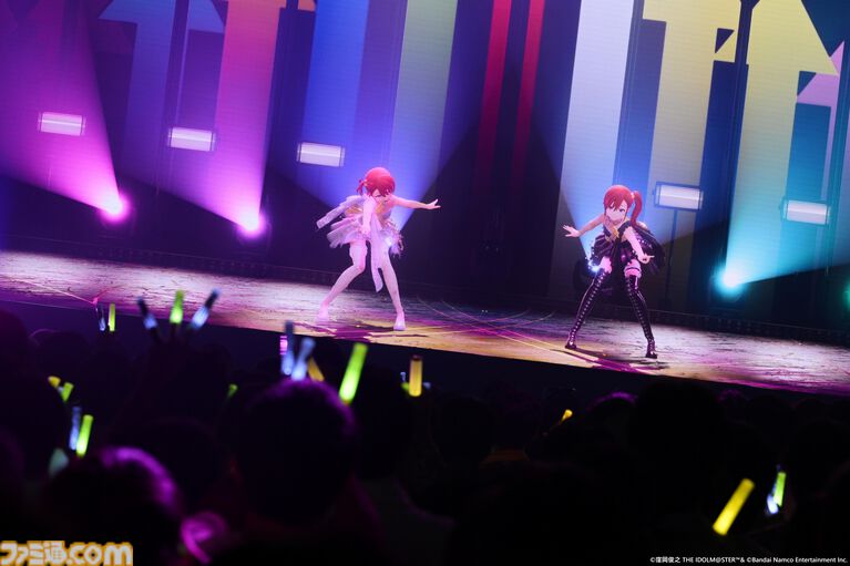 『アイマス』双海亜美・真美 twin live“ふたごぼしのつばさ”東京公演リポート。全曲ふたりでのステージで、新曲『北極星をズラしちゃえ！』でも一体感のあるパフォーマンスを披露。