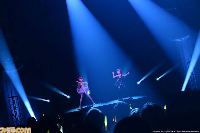 『アイマス』双海亜美・真美 twin live“ふたごぼしのつばさ”東京公演リポート。全曲ふたりでのステージで、新曲『北極星をズラしちゃえ！』でも一体感のあるパフォーマンスを披露。