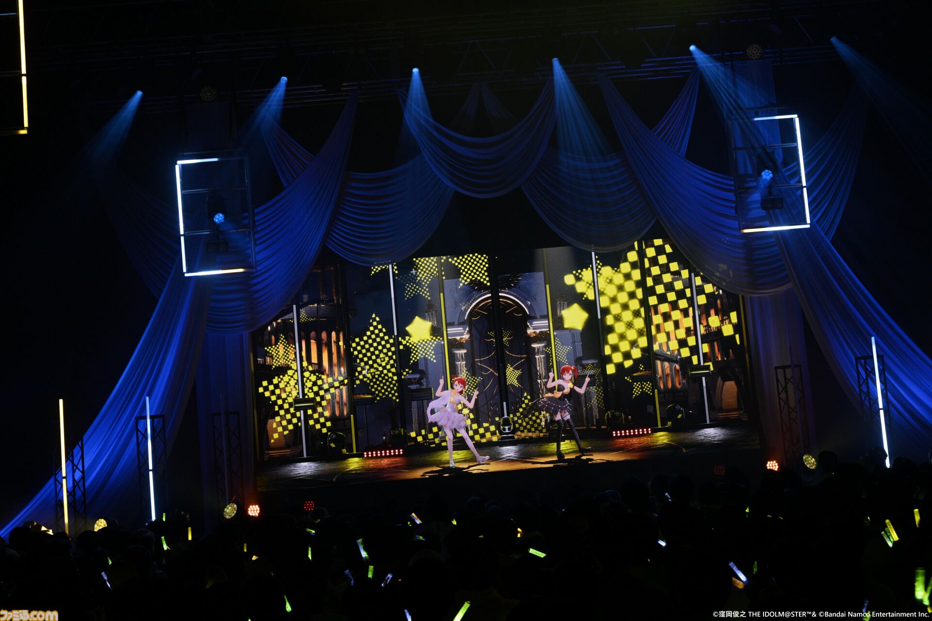 『アイマス』双海亜美・真美 twin live“ふたごぼしのつばさ”東京公演リポート。全曲ふたりでのステージで、新曲『北極星をズラしちゃえ！』でも一体感のあるパフォーマンスを披露。