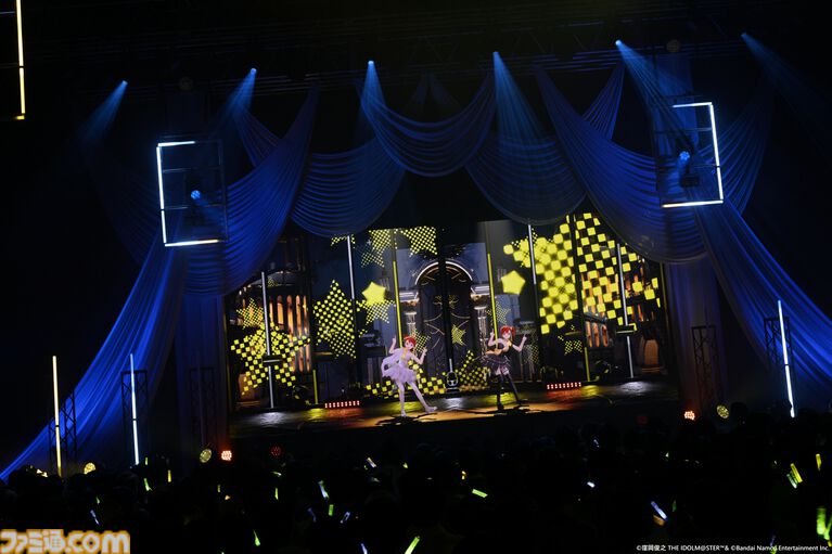 『アイマス』双海亜美・真美 twin live“ふたごぼしのつばさ”東京公演リポート。全曲ふたりでのステージで、新曲『北極星をズラしちゃえ！』でも一体感のあるパフォーマンスを披露。