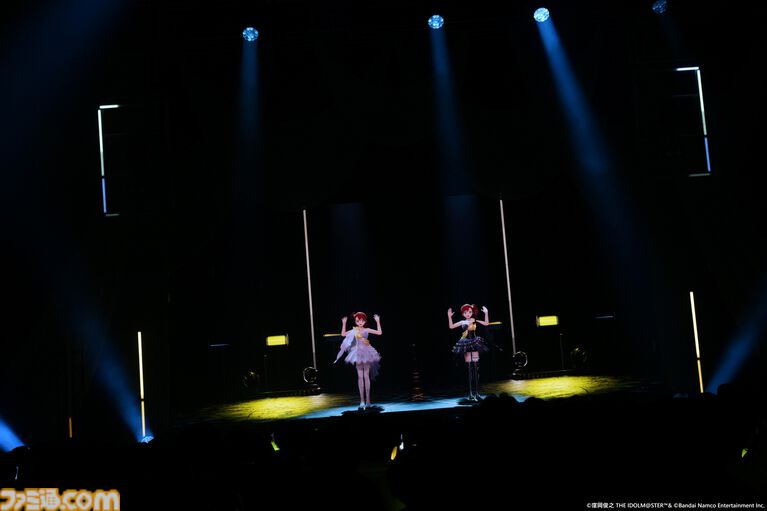 『アイマス』双海亜美・真美 twin live“ふたごぼしのつばさ”東京公演リポート。全曲ふたりでのステージで、新曲『北極星をズラしちゃえ！』でも一体感のあるパフォーマンスを披露。