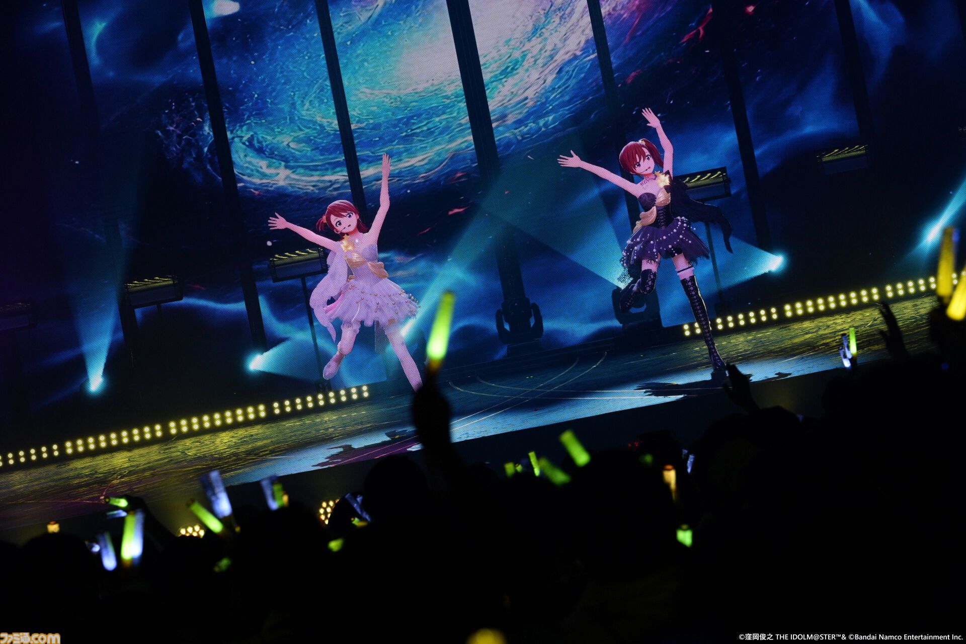 『アイマス』双海亜美・真美 twin live“ふたごぼしのつばさ”東京公演リポート。全曲ふたりでのステージで、新曲『北極星をズラしちゃえ！』でも一体感のあるパフォーマンスを披露。