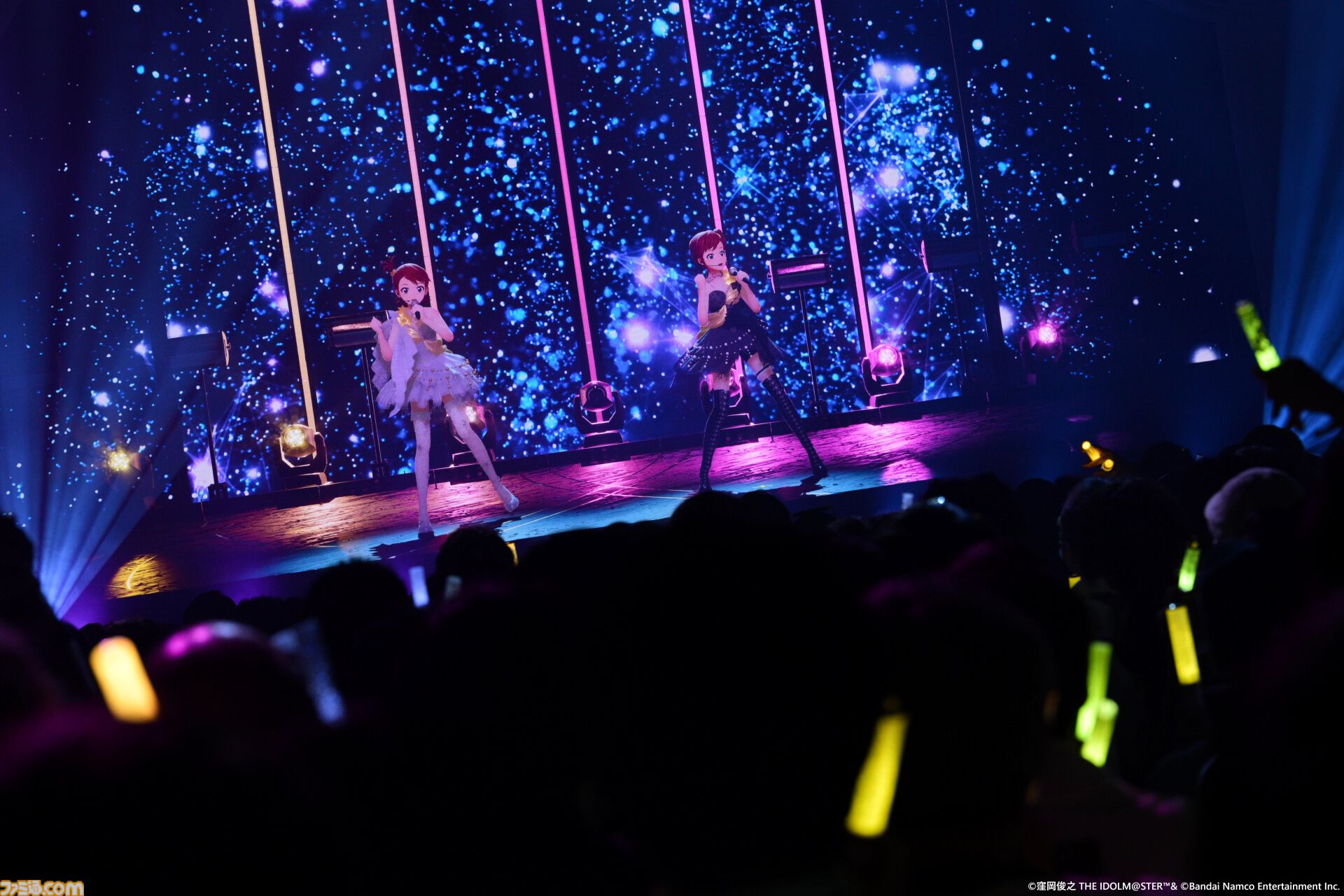 『アイマス』双海亜美・真美 twin live“ふたごぼしのつばさ”東京公演リポート。全曲ふたりでのステージで、新曲『北極星をズラしちゃえ！』でも一体感のあるパフォーマンスを披露。