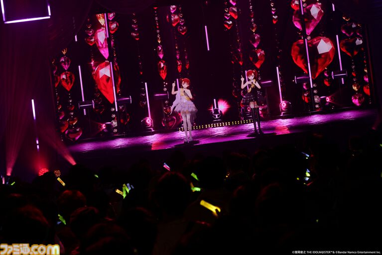 『アイマス』双海亜美・真美 twin live“ふたごぼしのつばさ”東京公演リポート。全曲ふたりでのステージで、新曲『北極星をズラしちゃえ！』でも一体感のあるパフォーマンスを披露。