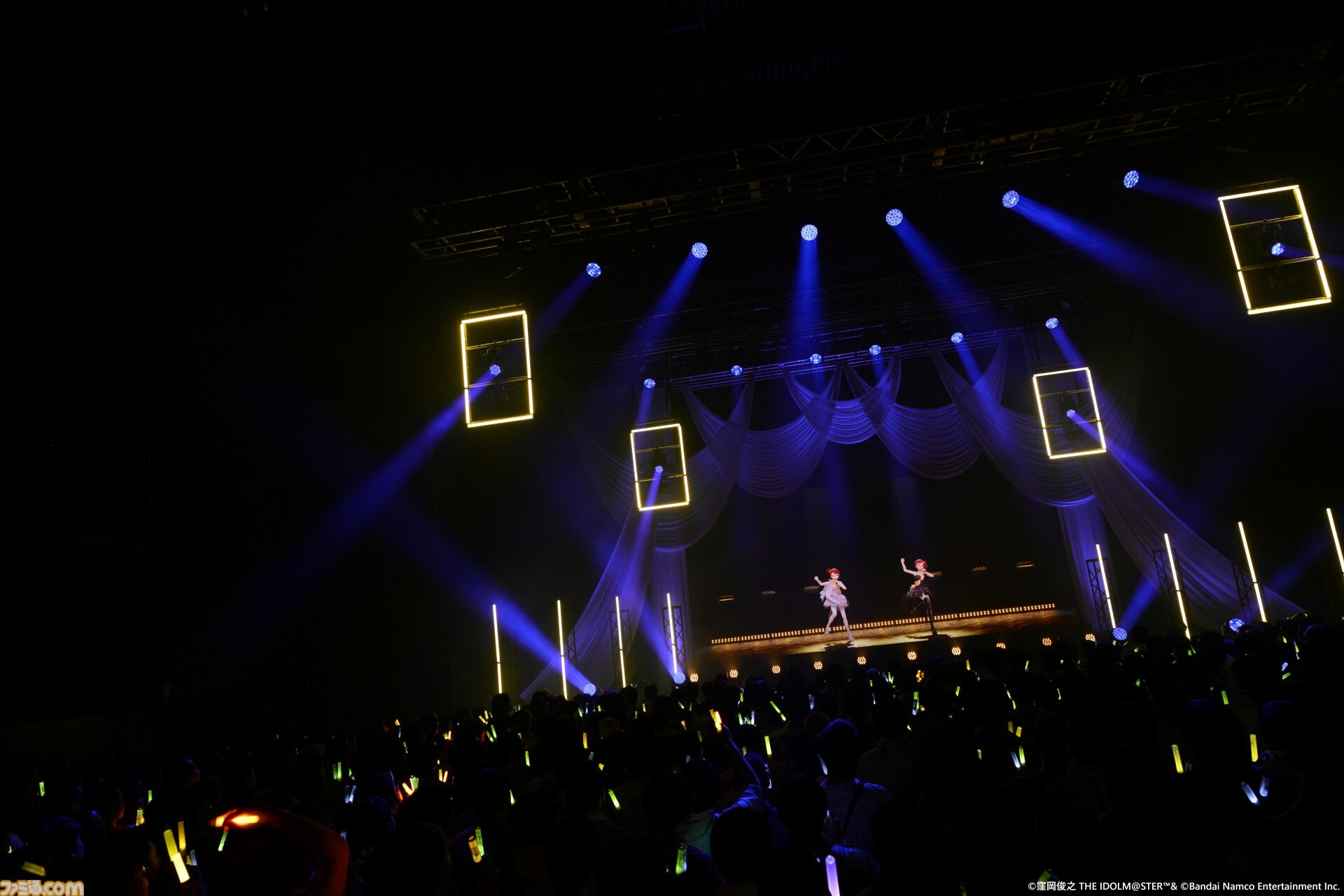 『アイマス』双海亜美・真美 twin live“ふたごぼしのつばさ”東京公演リポート。全曲ふたりでのステージで、新曲『北極星をズラしちゃえ！』でも一体感のあるパフォーマンスを披露。