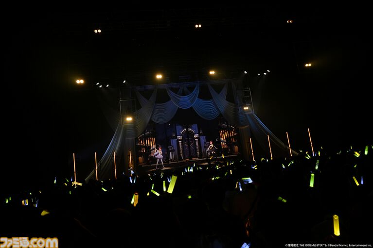 『アイマス』双海亜美・真美 twin live“ふたごぼしのつばさ”東京公演リポート。全曲ふたりでのステージで、新曲『北極星をズラしちゃえ！』でも一体感のあるパフォーマンスを披露。