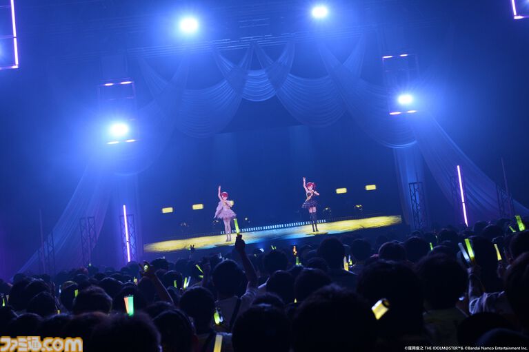 『アイマス』双海亜美・真美 twin live“ふたごぼしのつばさ”東京公演リポート。全曲ふたりでのステージで、新曲『北極星をズラしちゃえ！』でも一体感のあるパフォーマンスを披露。